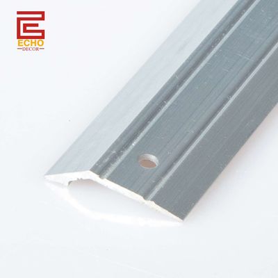 Non-Slip Sloped lantai Transisi Strip Tile Untuk Laminasi Lantai Trim 35mm 40mm
