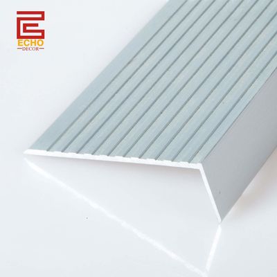 Fleksibel Aluminium Stair Nosing Trim untuk Perlindungan Kayu