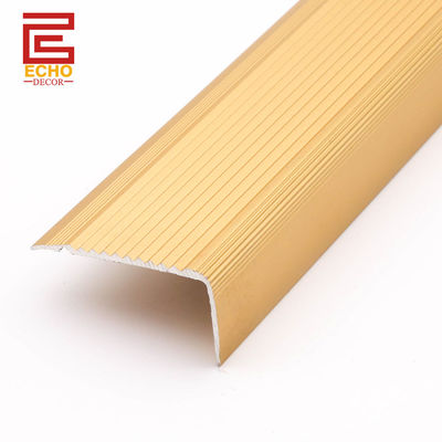 Anti slip tangga nosing trim cetakan bentuk L tangga ambang pita